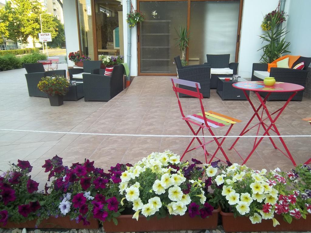 Hotel Gabrisa Razgrad Exteriör bild