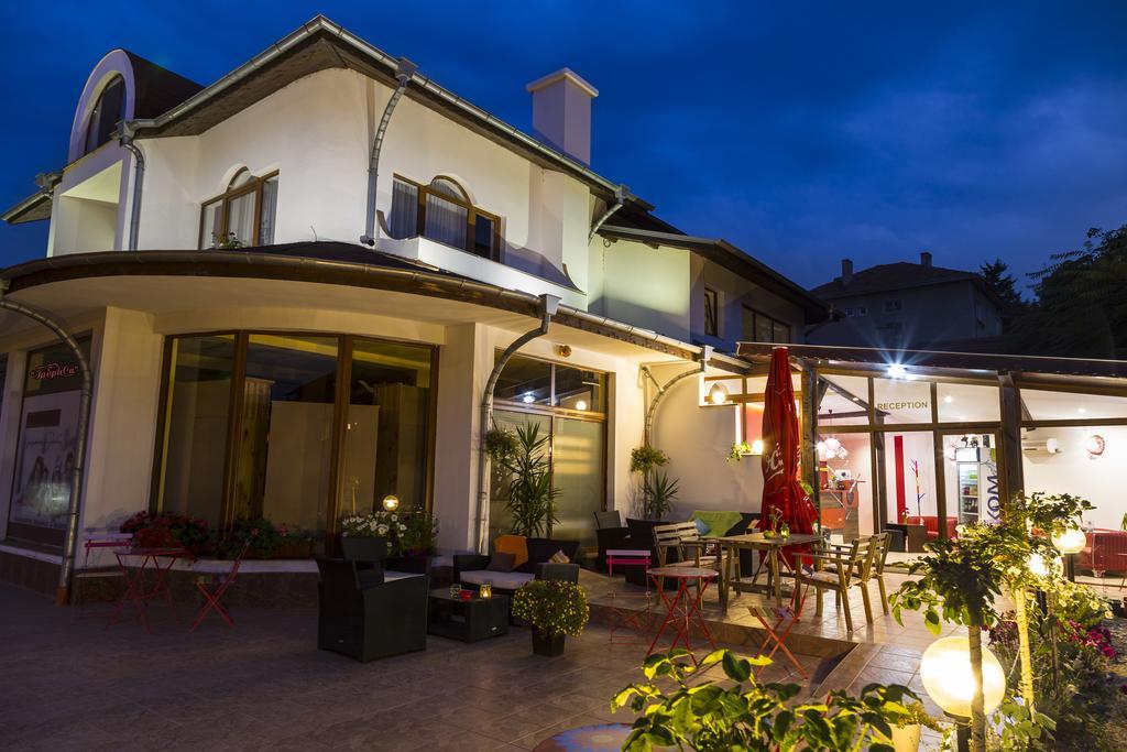 Hotel Gabrisa Razgrad Exteriör bild